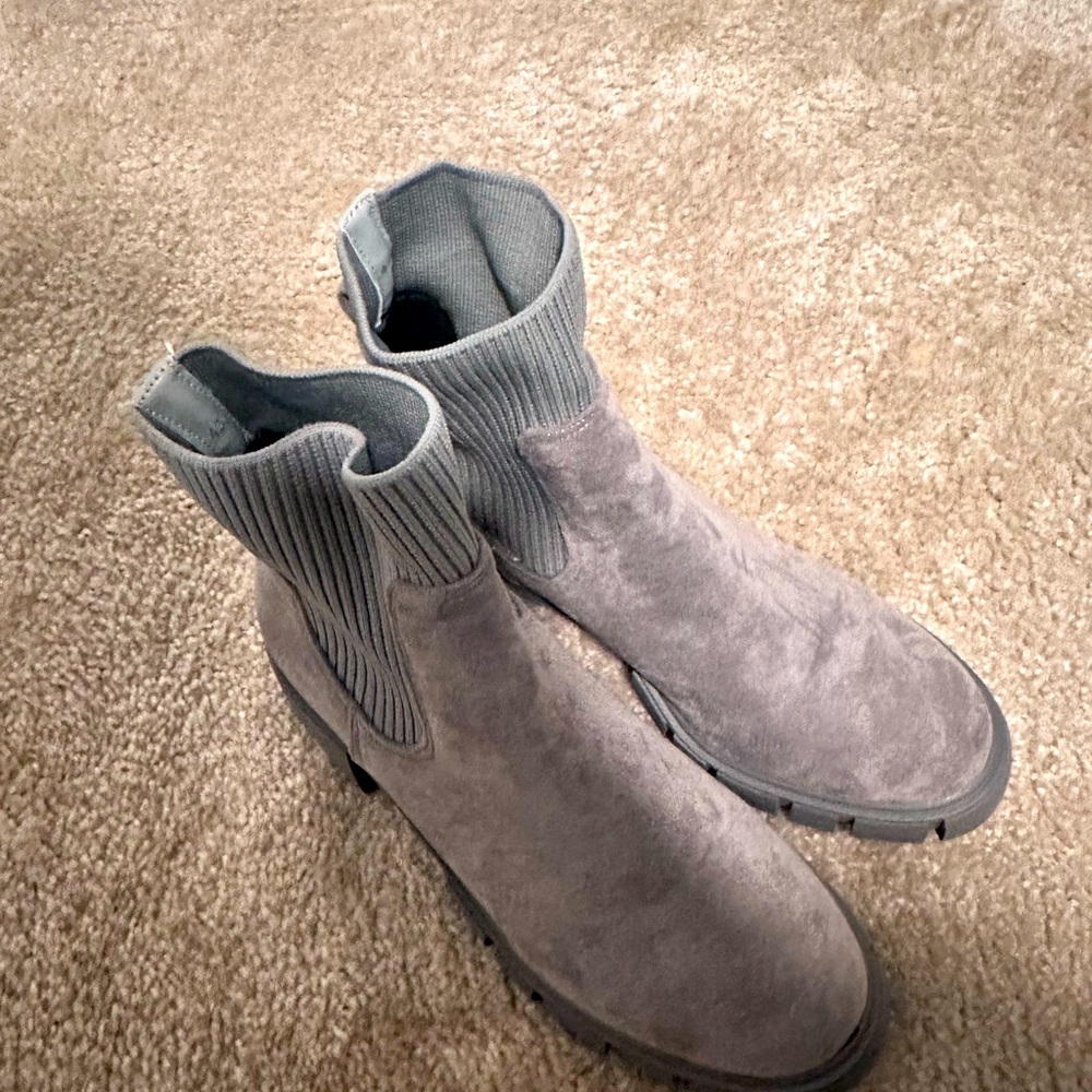 Ankle bootie
